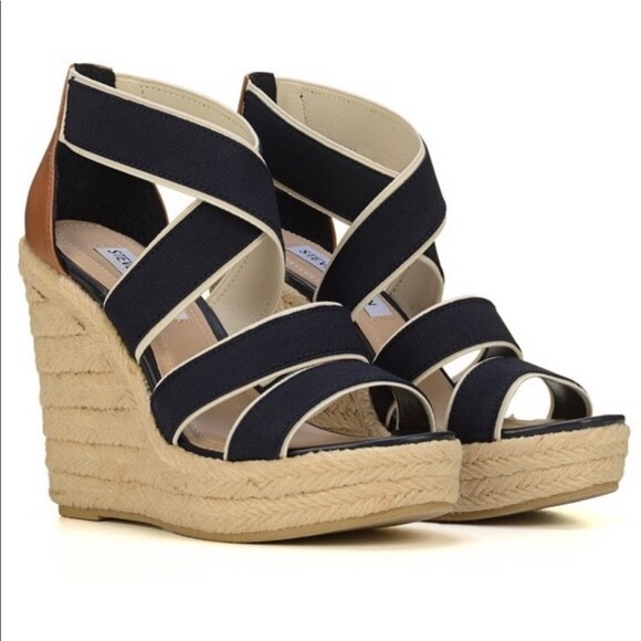 Steve Madden Shoes - Steve Madden navy blue wedges
